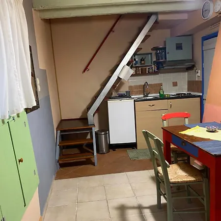 Old Town Cozy Little House 아파트 *